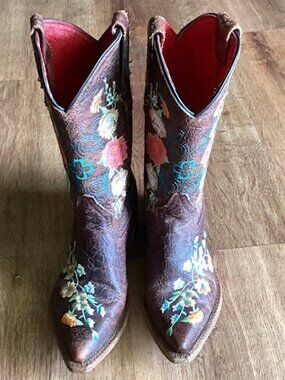 Macie Bean "Rose Garden" Western Boot Youth 4 Brown Distressed Leather 10" Shaft